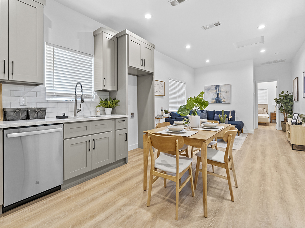 308 S Laurel