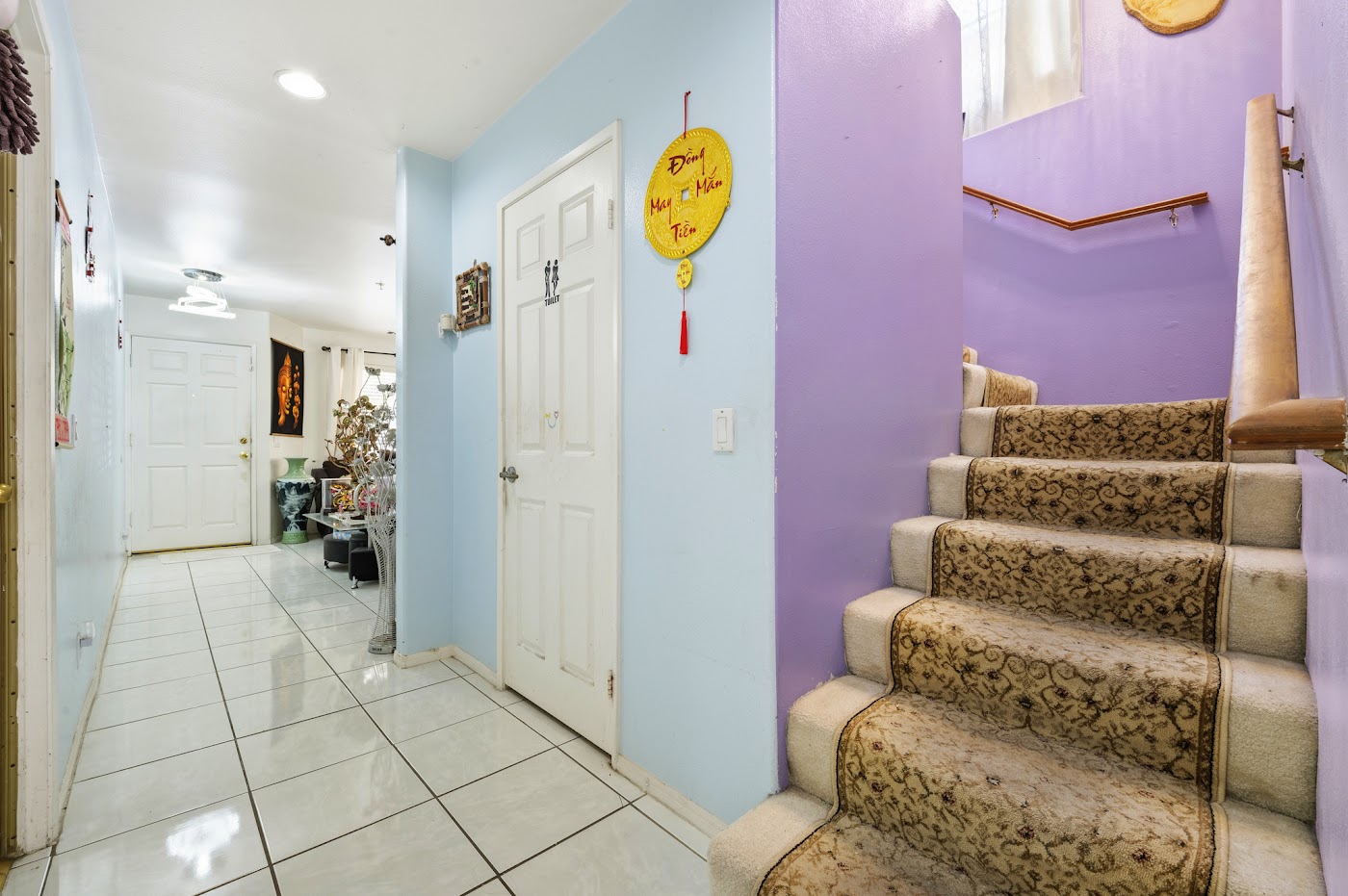 9759 - Whitmore St