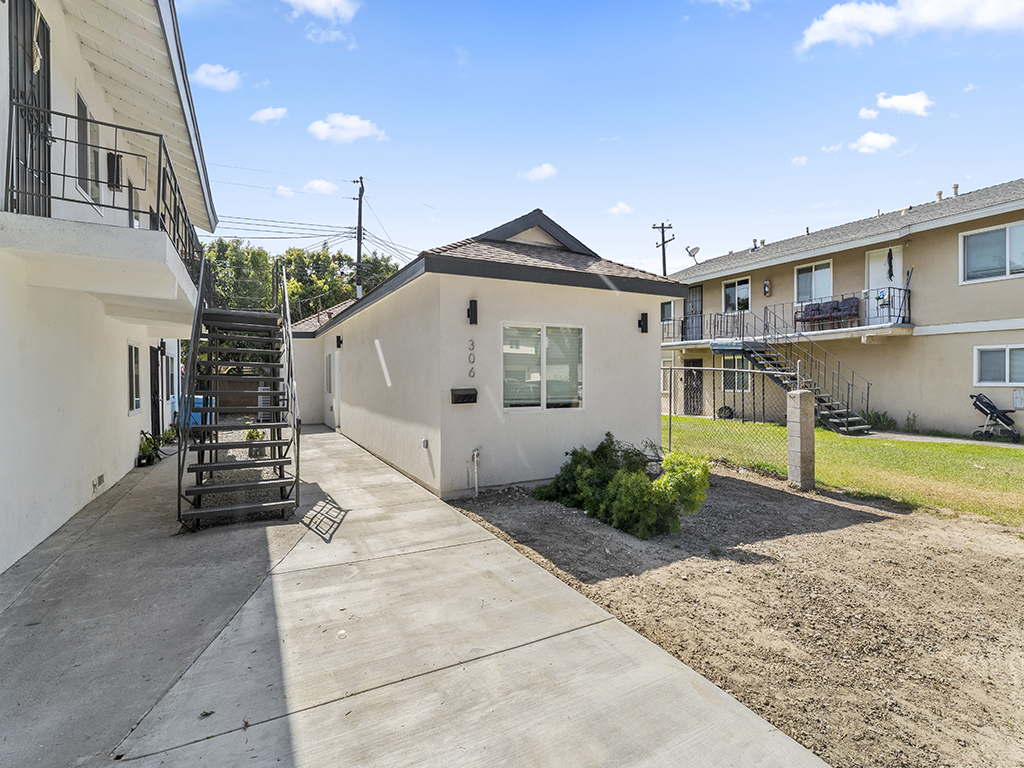 308 S Laurel