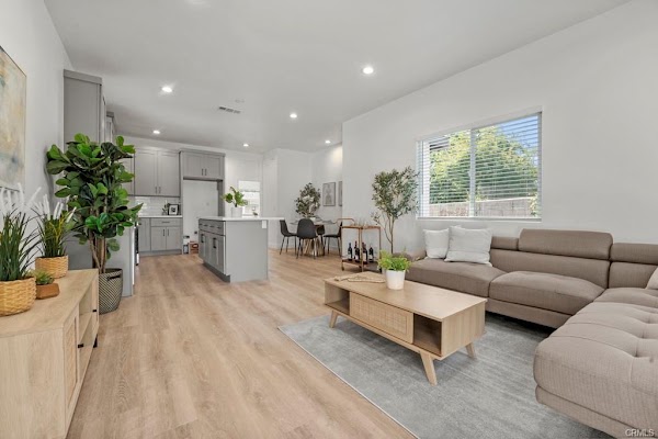 304 Diana Place, Fullerton, CA 92833