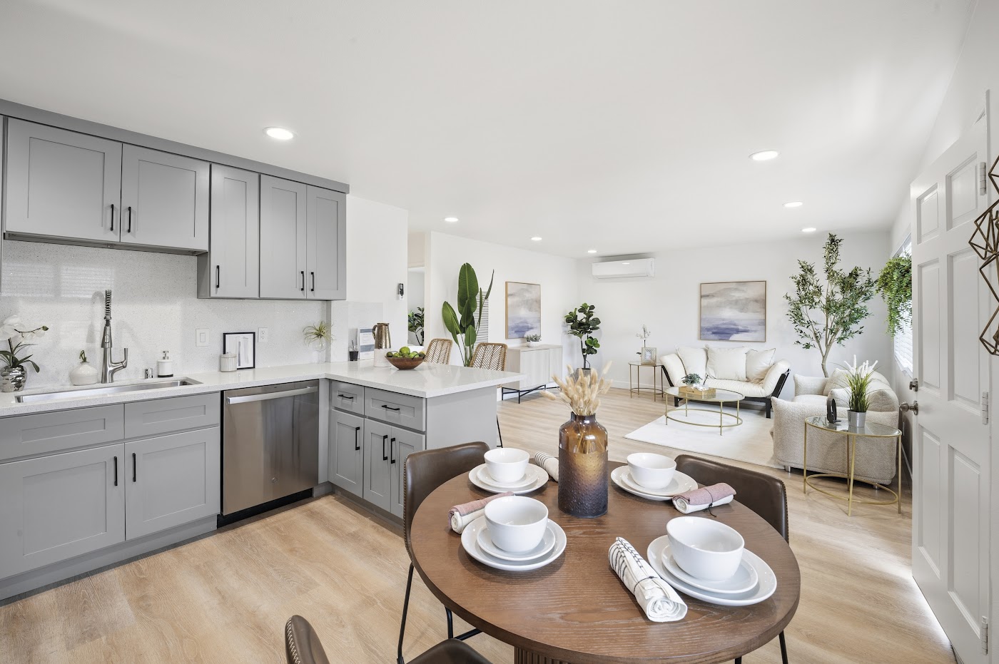 308 S Laurel